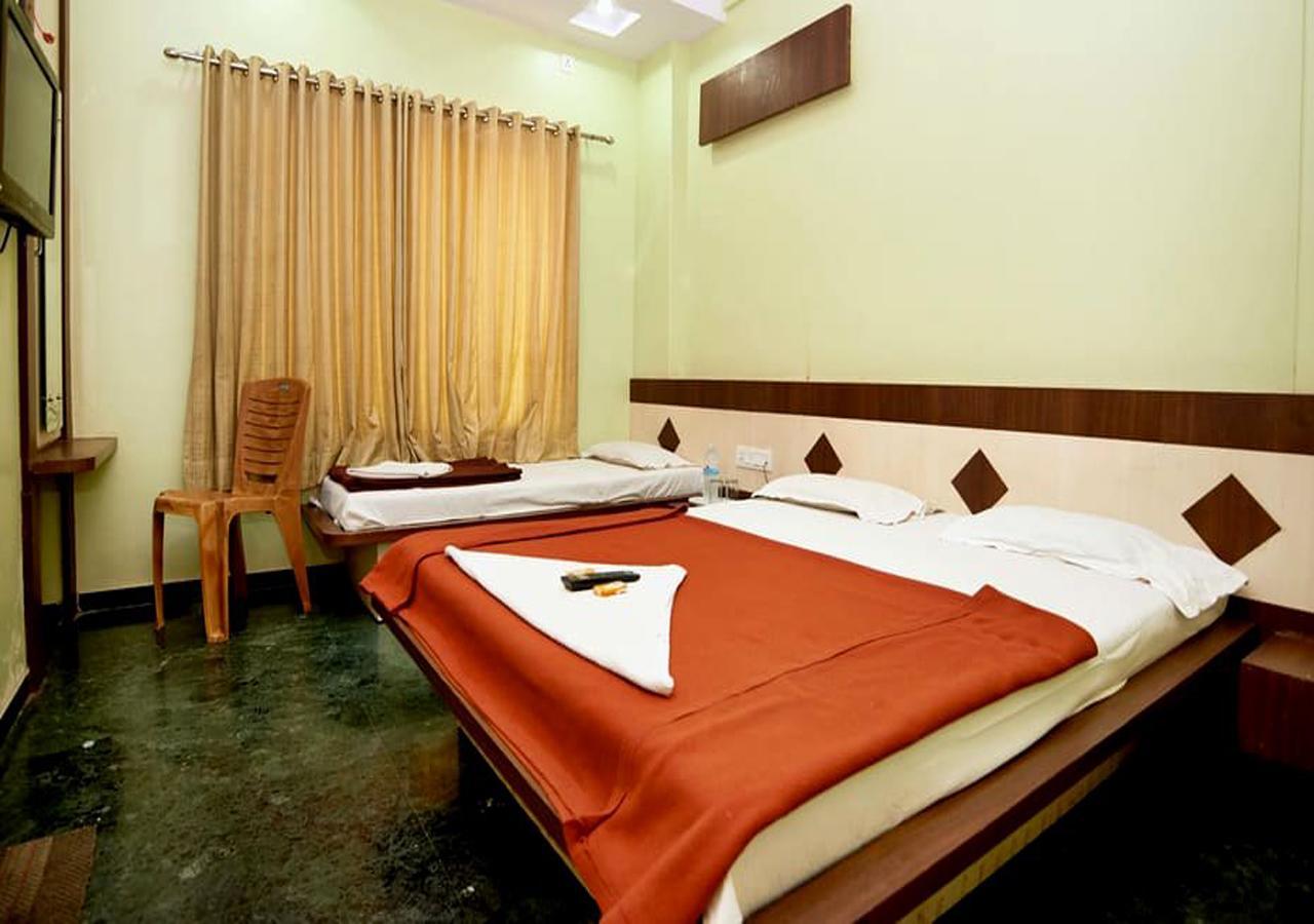 Hotel Three G Shirdi Eksteriør billede