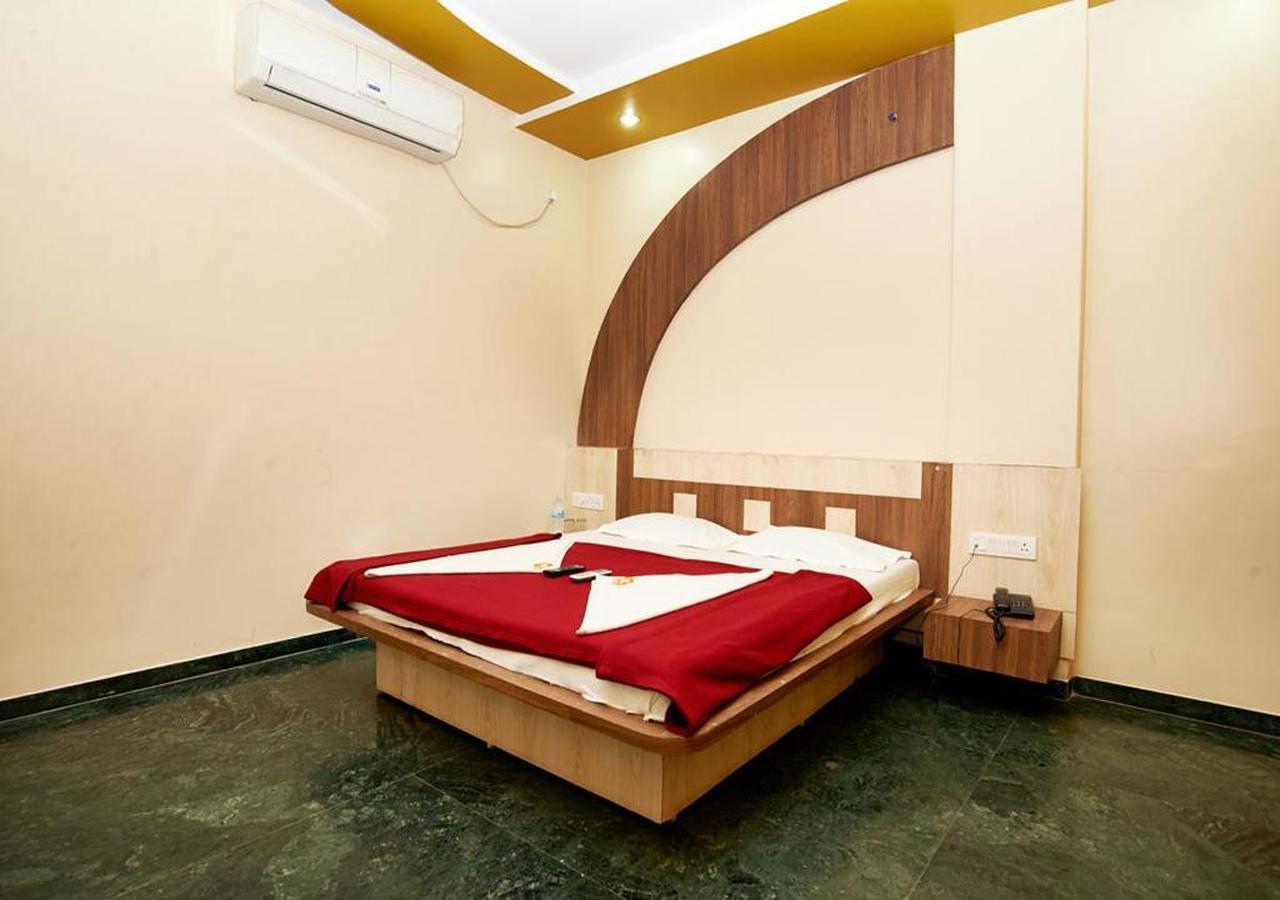 Hotel Three G Shirdi Eksteriør billede