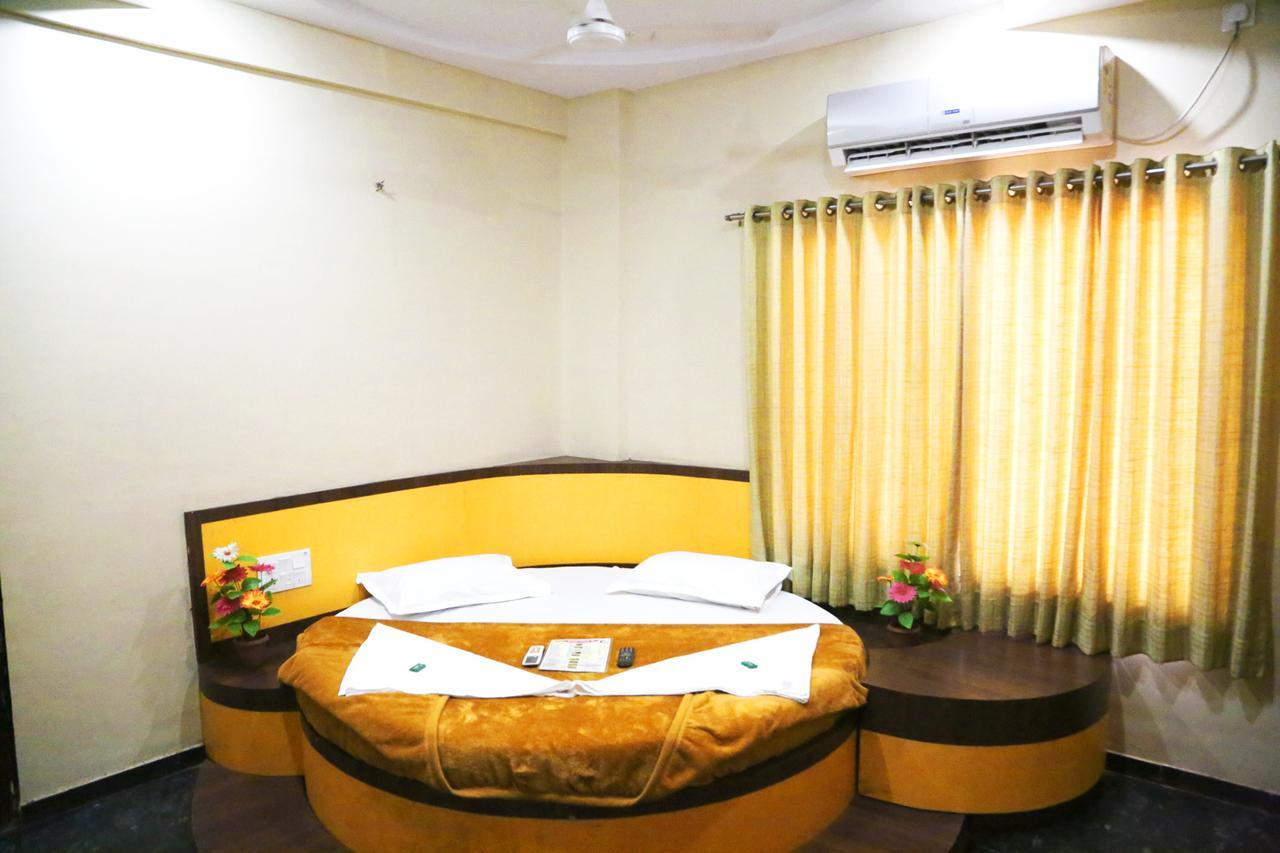 Hotel Three G Shirdi Eksteriør billede